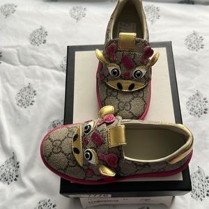 Children Gucci shoes size 24/8 beige